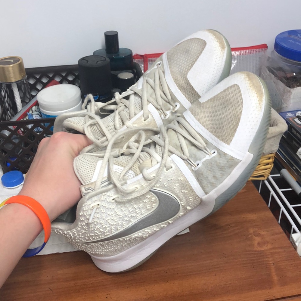 kyrie 3 “all white” BEATER